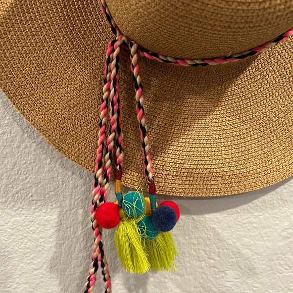 Ann Taylor LOFT summer hat - Picture 3 of 4